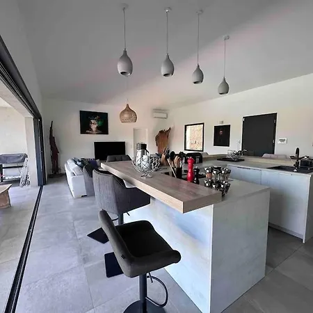 Privee-piscine-vue Mer-pinarello-cirindinu *