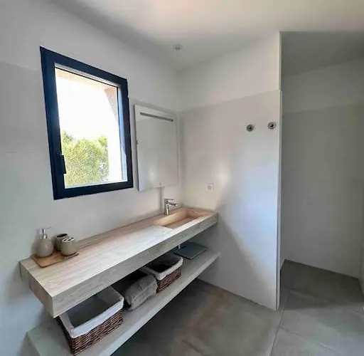 Villa Privée-piscine-vue Mer-pinarello-cirindinu