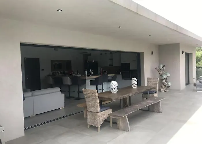 Privée-piscine-vue Mer-pinarello-cirindinu Zonza