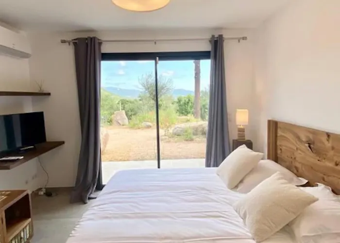 Villa Privée-piscine-vue Mer-pinarello-cirindinu