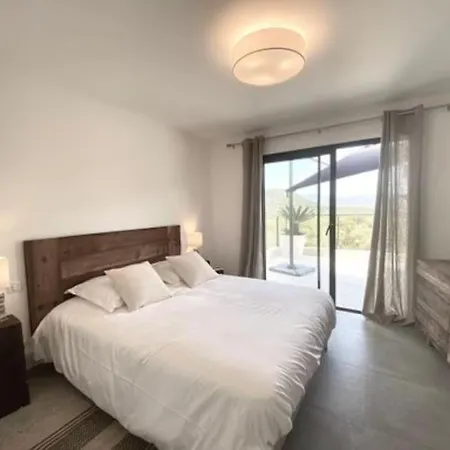 Privee-piscine-vue Mer-pinarello-cirindinu Villa Zonza