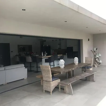 Privee-piscine-vue Mer-pinarello-cirindinu Zonza