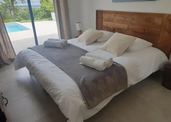 Privee-piscine-vue Mer-pinarello-cirindinu * Zonza